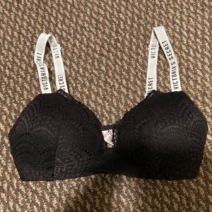 Victoria’s Secret Wireless T Shirt Bra